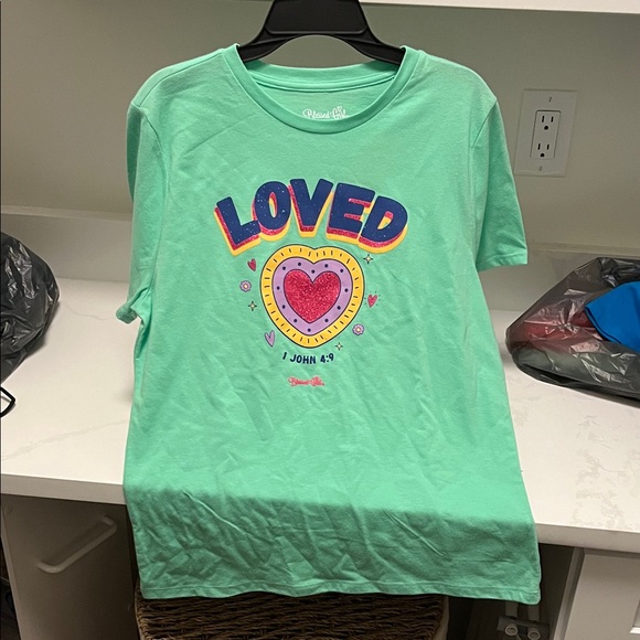 Mint Green Kids Tee with Heart and 'Loved' Design - Picture 1 of 1